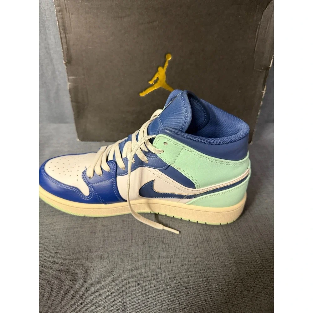Size 9.5 - Nike Air Jordan 1 Mid Mystic Mens Navy Mint White Sneaker 554724-413 - Picture 5 of 16